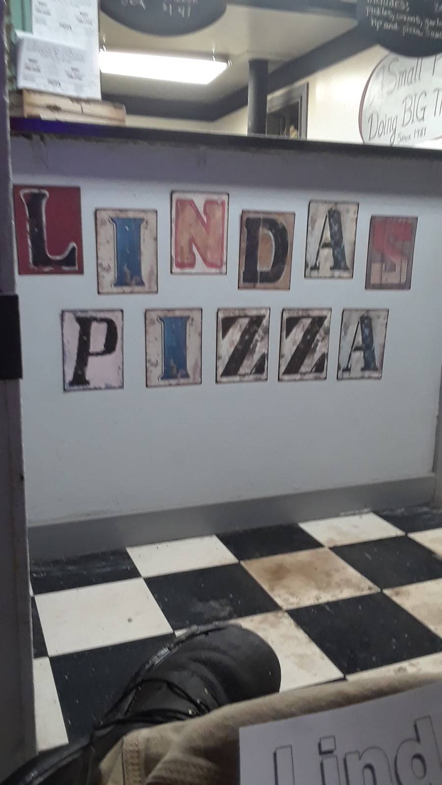 Lindas Pizza | restaurant | 2004 E Washington St, Joliet, IL 60433, USA | 8157261744 OR +1 815-726-1744