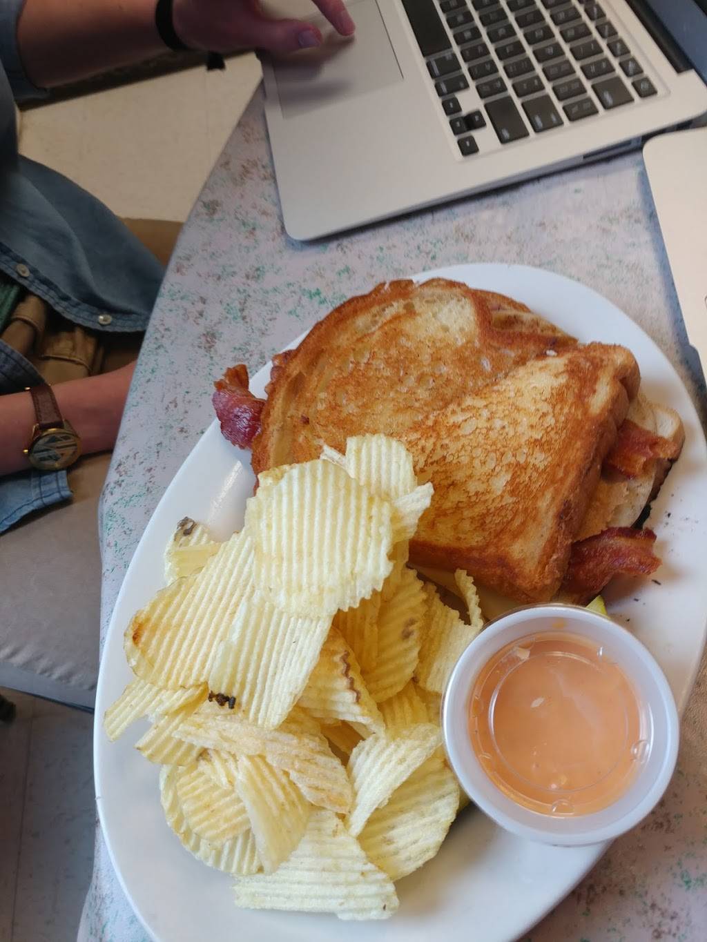 Stone House Restaurant | restaurant | 117 E Main St, Delphi, IN 46923, USA | 7655644663 OR +1 765-564-4663