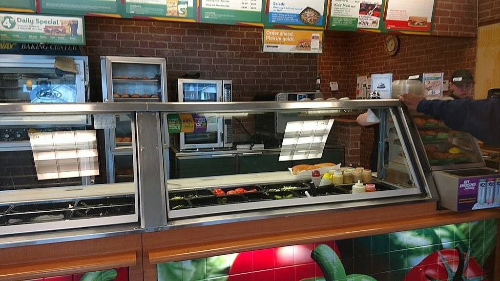 Subway | restaurant | 1108 N Main St, Shelbyville, TN 37160, USA | 9316801299 OR +1 931-680-1299