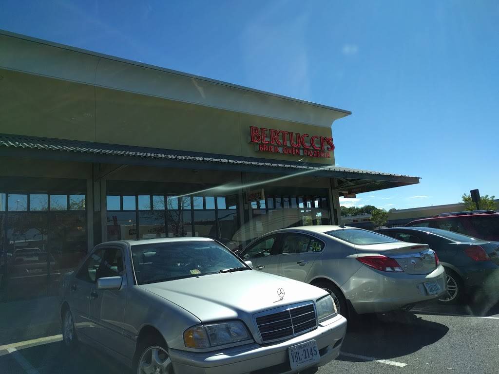 Bertuccis Italian Restaurant | restaurant | 6525 Frontier Dr, Springfield, VA 22150, USA | 7033136700 OR +1 703-313-6700