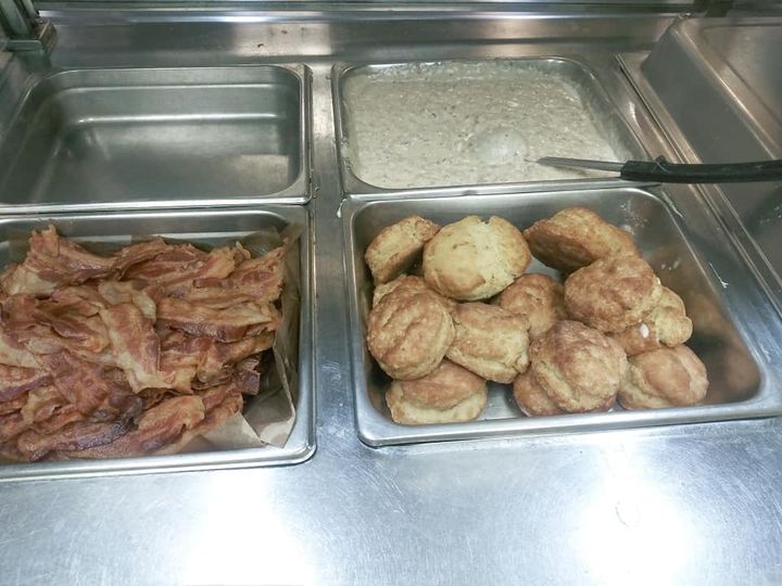 Dakomfort Zone | restaurant | 740 N Warman Ave, Indianapolis, IN 46222, USA | 3176611802 OR +1 317-661-1802