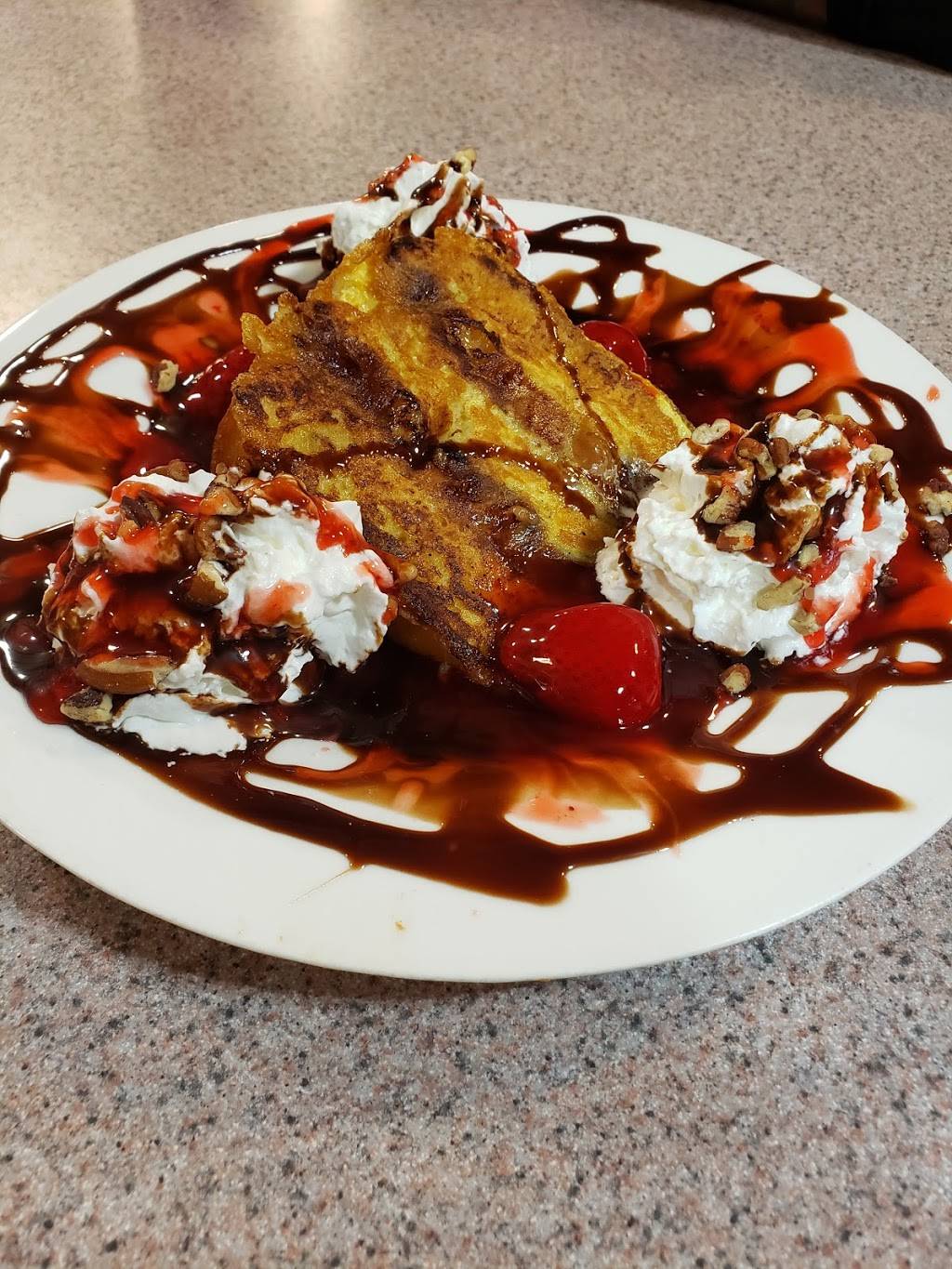 Mistys Family Restaurant | restaurant | 1869 Washington Rd, Washington, IL 61571, USA | 3094815300 OR +1 309-481-5300