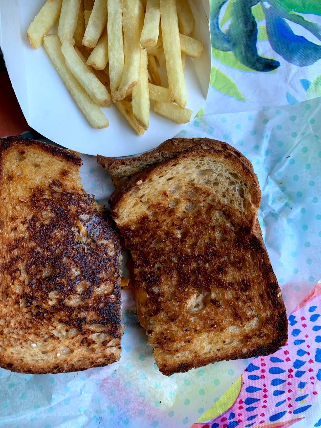 Amy’s Drive Thru | restaurant | 5839 Paradise Dr, Corte Madera, CA 94925, USA | 4157376055 OR +1 415-737-6055