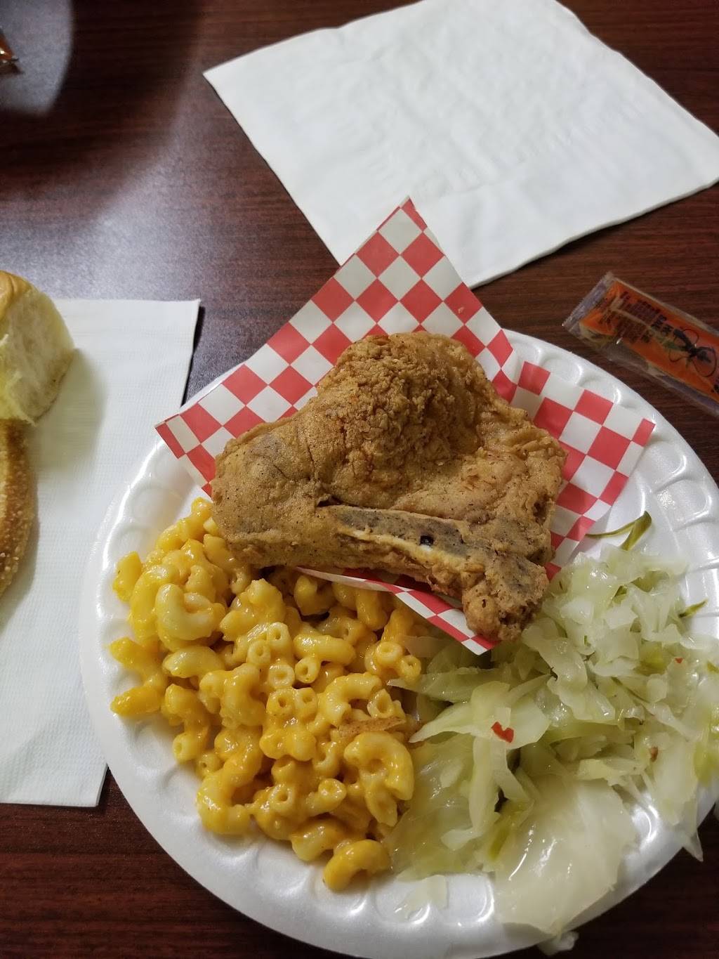 Woodard Family BBQ & Grill | restaurant | 122 S Main St, Broadway, NC 27505, USA | 9192586224 OR +1 919-258-6224