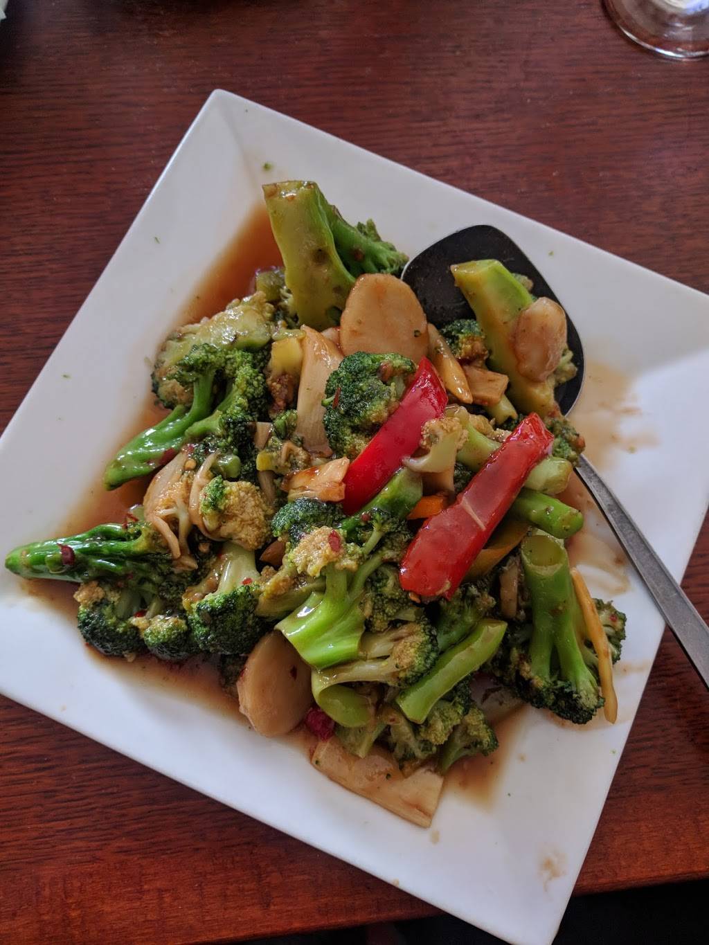 Eden Wok | restaurant | 1327 North Ave, New Rochelle, NY 10804, USA | 9146379363 OR +1 914-637-9363