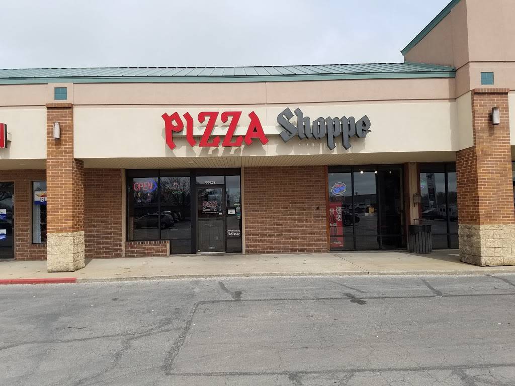 Pizza Shoppe | restaurant | 2229 N Belt Hwy, St Joseph, MO 64506, USA | 8162338484 OR +1 816-233-8484