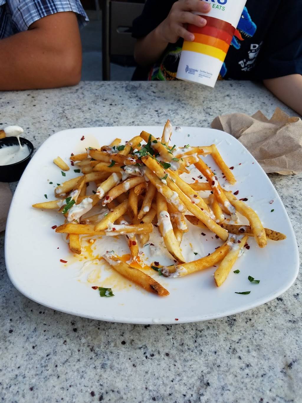 Jacks Urban Eats | restaurant | 718 W Shaw Ave #47, Fresno, CA 93704, USA | 5592222201 OR +1 559-222-2201