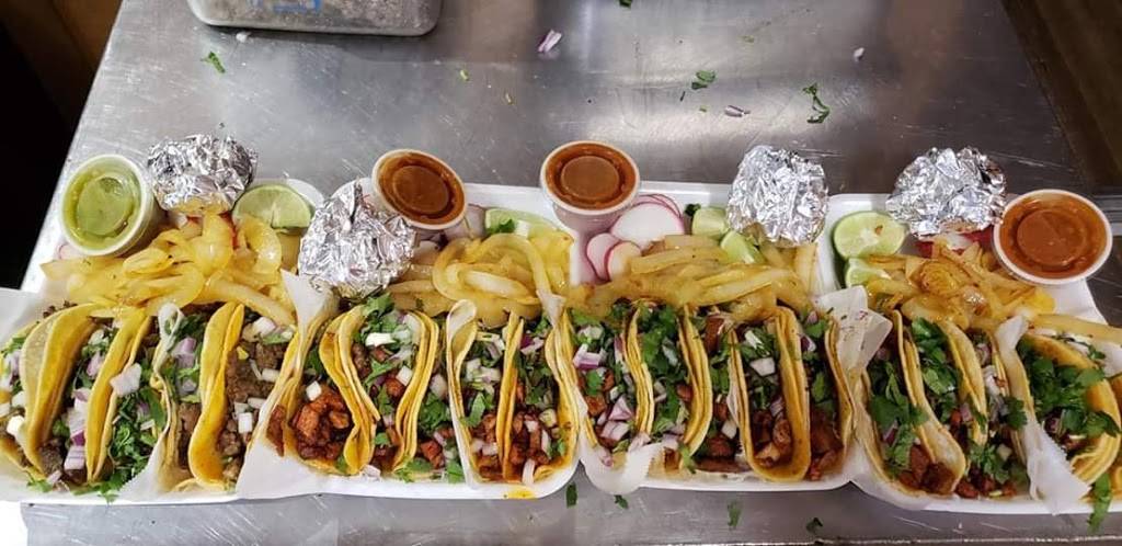 Tacos y pollos asados el payaso | restaurant | 9107 Synott Rd, Houston, TX 77099, USA | 3462837133 OR +1 346-283-7133