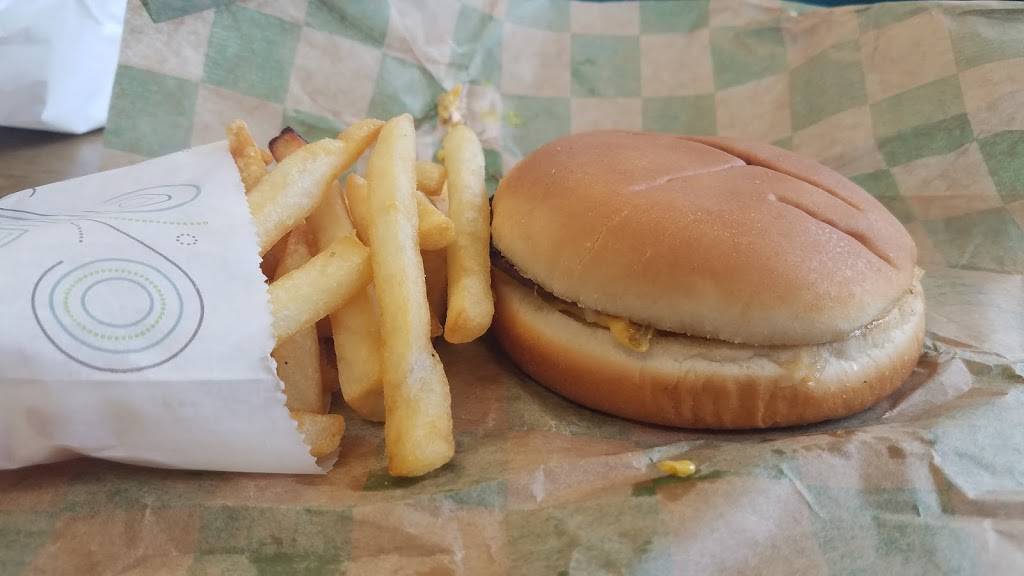 Henrys Hamburgers | restaurant | 1832 M-139, Benton Harbor, MI 49022, USA | 2699266757 OR +1 269-926-6757