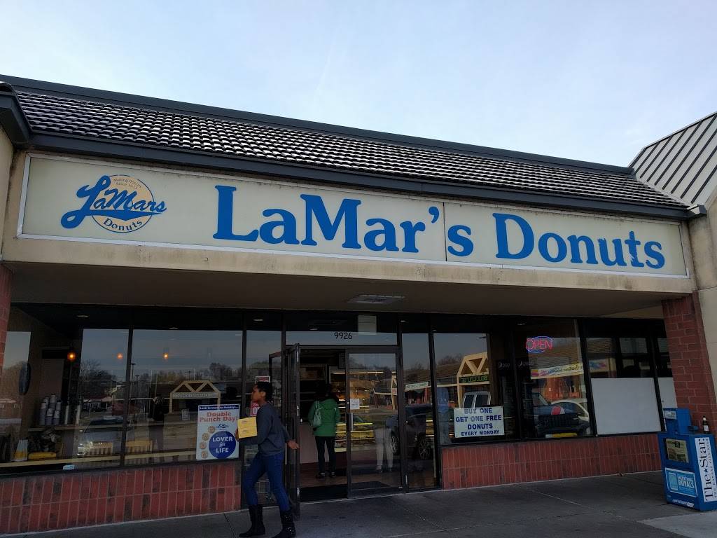 LaMars Donuts and Coffee | bakery | 9926 Holmes Rd, Kansas City, MO 64131, USA | 8169419595 OR +1 816-941-9595