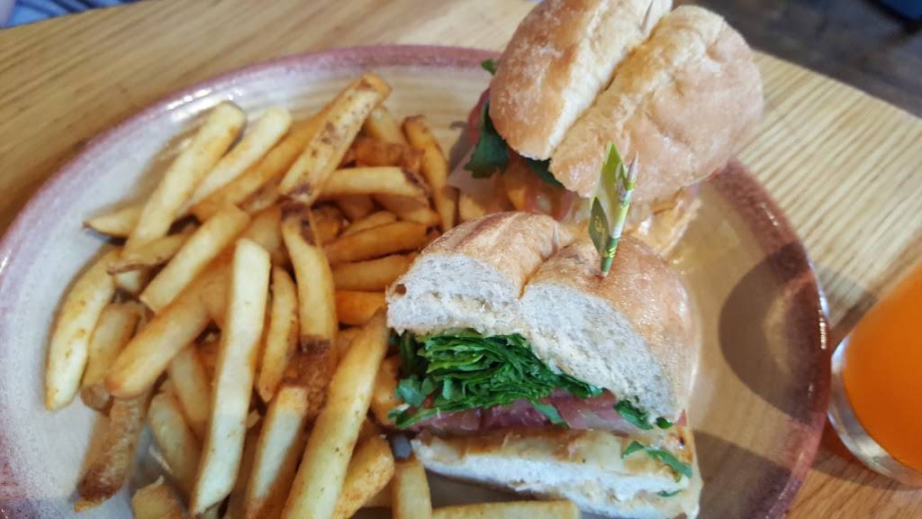 Nandos Peri-Peri | restaurant | 421 W Baltimore St, Baltimore, MD 21201, USA | 4436813675 OR +1 443-681-3675