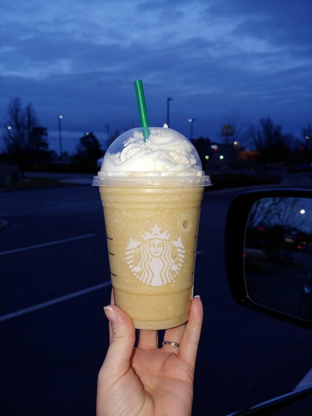 Starbucks | cafe | 6607 W Canal Dr, Kennewick, WA 99336, USA | 5097831640 OR +1 509-783-1640