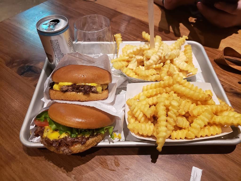 Shake Shack | restaurant | 311 Park Ave, Beachwood, OH 44122, USA | 4406008689 OR +1 440-600-8689