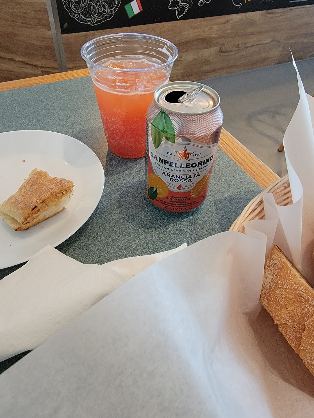 Roberta Pizza & Pasta | restaurant | 3429 Galt Ocean Dr, Fort Lauderdale, FL 33308, USA | 9543147940 OR +1 954-314-7940