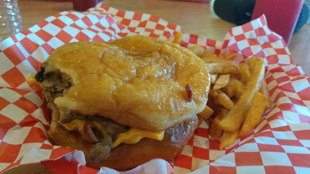 monster burgers | restaurant | 100-102 W Sayers Ave, San Antonio, TX 78214, USA | 2109827121 OR +1 210-982-7121