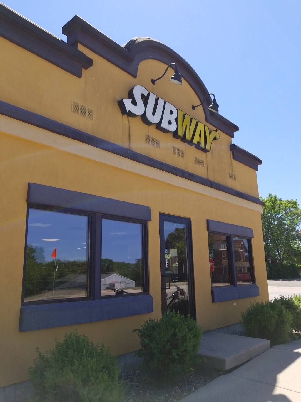 Subway Restaurants | restaurant | 312 N Oak Ave St, Owatonna, MN 55060, USA | 5074516062 OR +1 507-451-6062