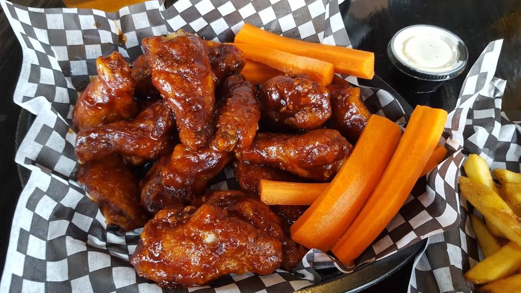 The Crooked Uncle | restaurant | 1180 Simcoe St N, Oshawa, ON L1G 4W8, Canada | 9052406767 OR +1 905-240-6767