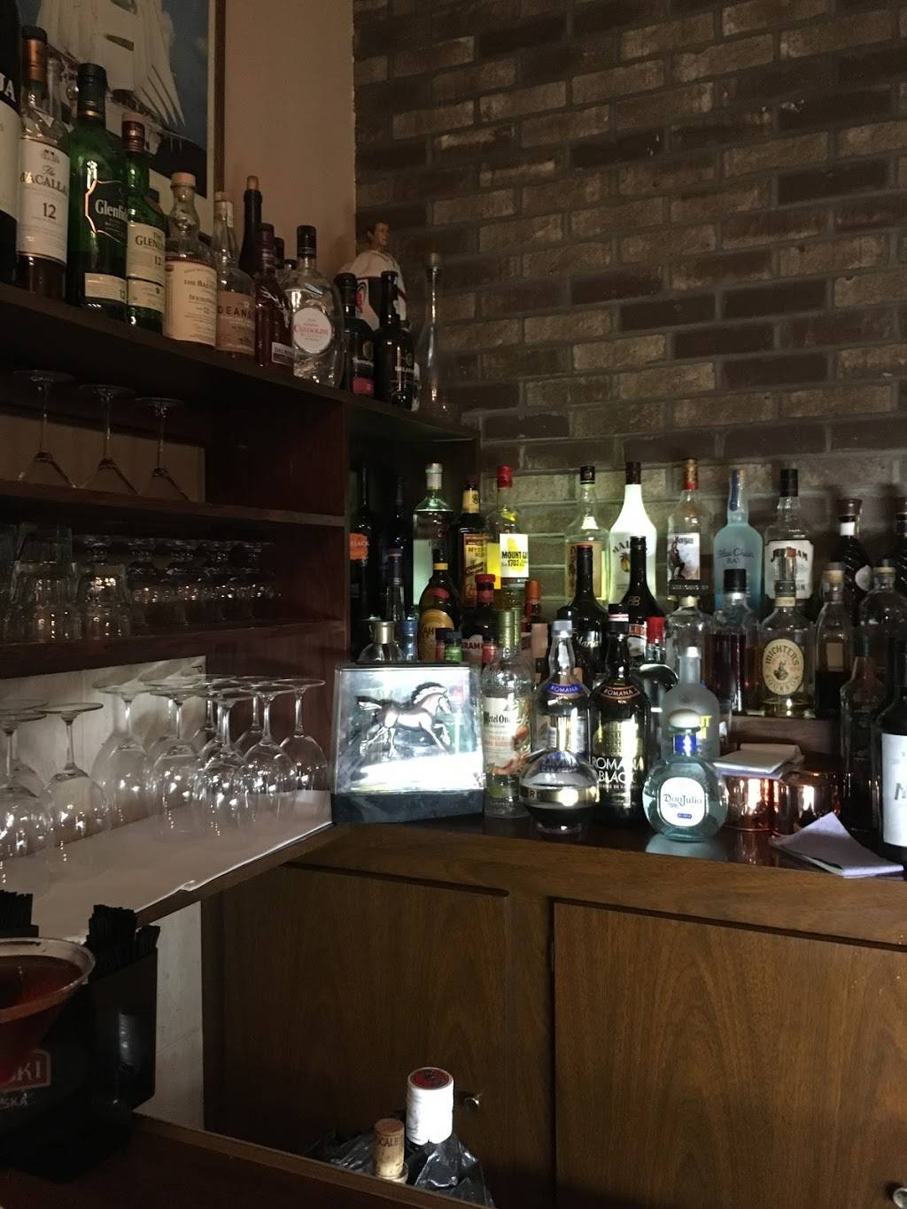 Darios | restaurant | 13 N Village Ave, Rockville Centre, NY 11570, USA | 5162550535 OR +1 516-255-0535