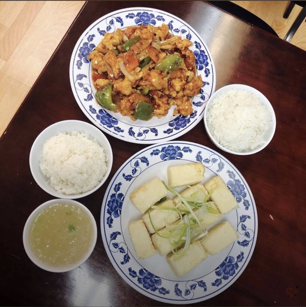 Cravings | restaurant | 603 S Wright St, Champaign, IL 61820, USA | 2173282538 OR +1 217-328-2538