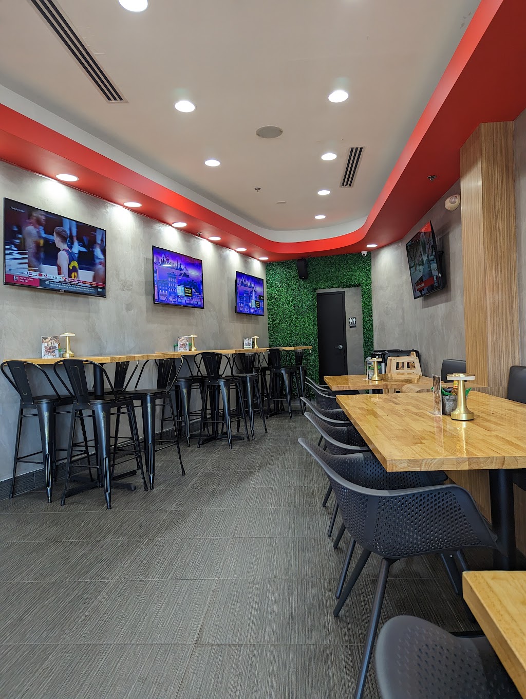 Crave Restaurant | restaurant | 10201 Hammocks Blvd, Miami, FL 33196, USA | 3054563106 OR +1 305-456-3106