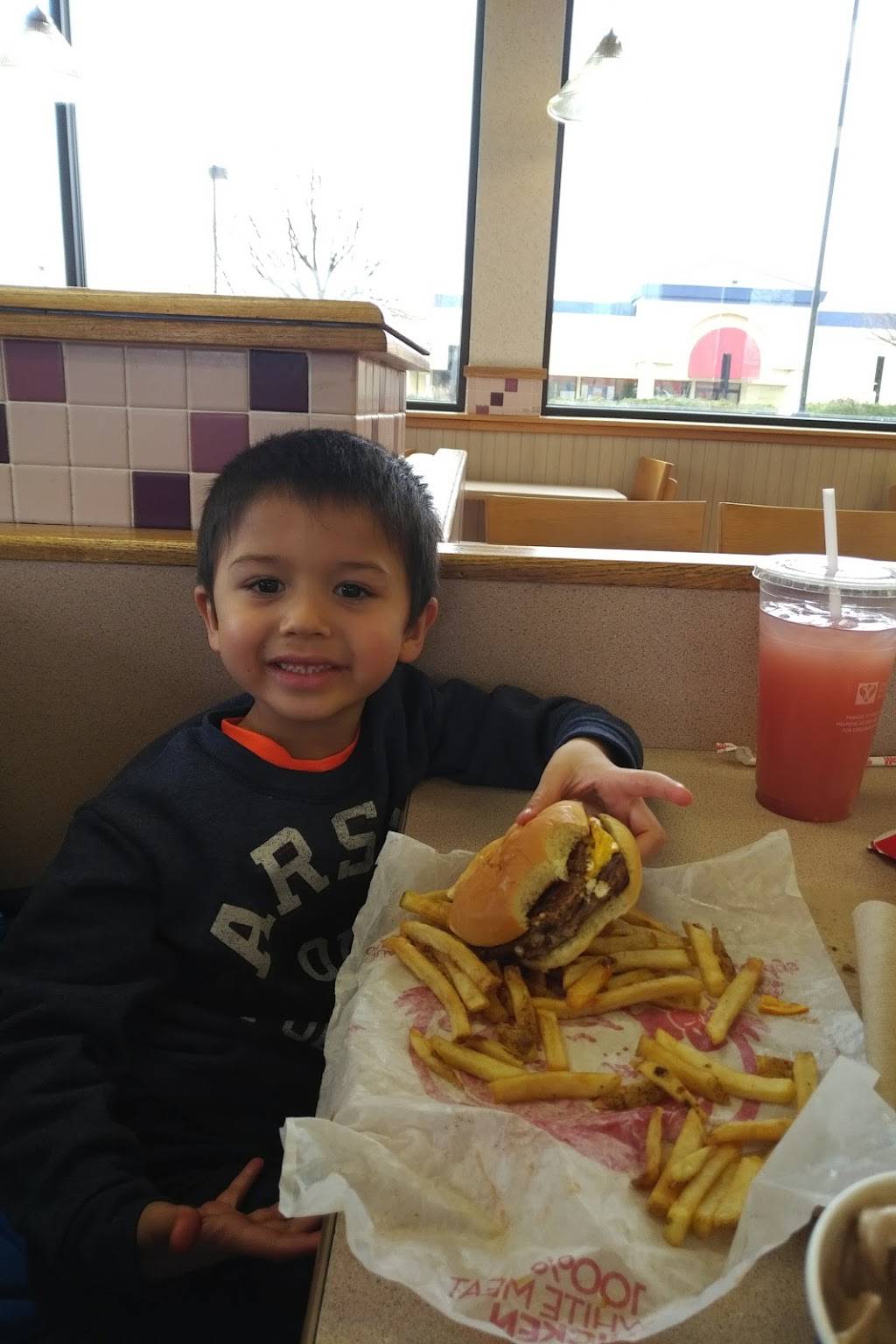 Wendys | restaurant | 13030 Fair Lakes Shopping Center, Fairfax, VA 22033, USA | 7039680266 OR +1 703-968-0266