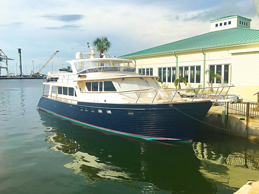 Gators Dockside Port Canaveral | restaurant | 683 Dave Nisbet Dr, Port Canaveral, FL 32920, USA | 3217835136 OR +1 321-783-5136