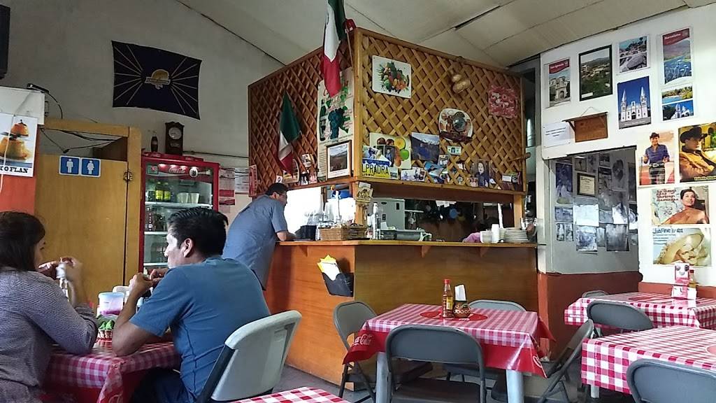 El Tejabán Cenaduria | restaurant | Calle Diez 470_A, Zona Centro, 22800 Ensenada, B.C., Mexico | 016461759510 OR +52 646 175 9510