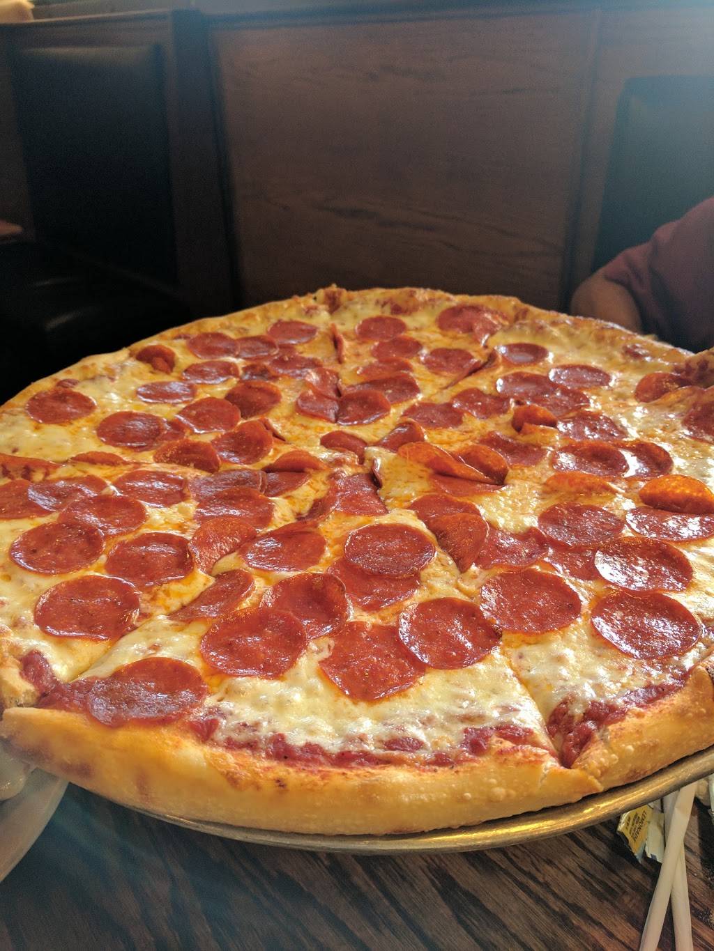 Giovannis Pizza | restaurant | 9502 Chamberlayne Rd, Mechanicsville, VA 23116, USA | 8047462666 OR +1 804-746-2666