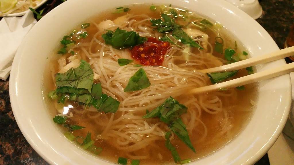 Pho Ao Sen | restaurant | 3221 Derry Rd W, Mississauga, ON L5N 7L7, Canada | 9058242888 OR +1 905-824-2888