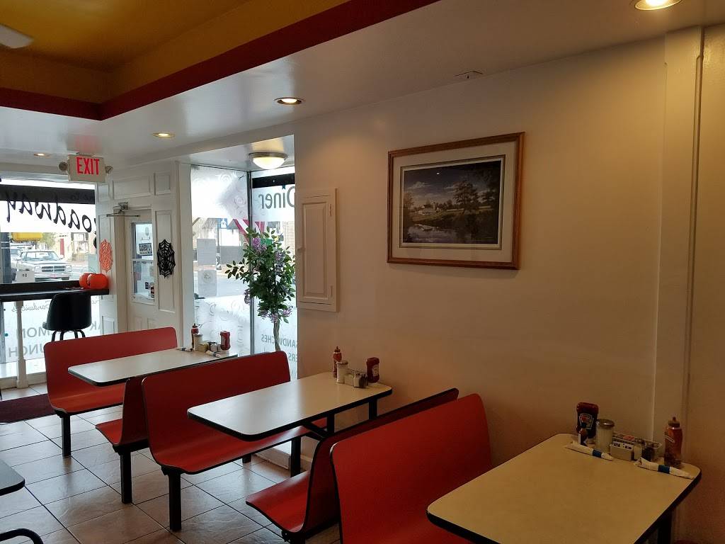 Broadway. Diner | restaurant | 2 E Main St, Middletown, DE 19709, USA | 3024641065 OR +1 302-464-1065