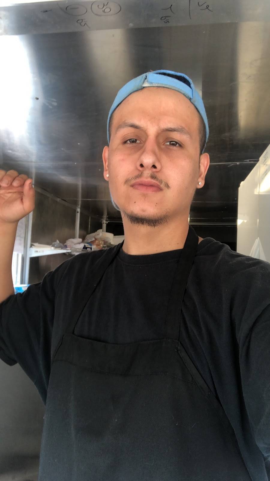 Taqueria El Mezquite | restaurant | 1324 E Euclid Ave, Des Moines, IA 50316, USA | 5157292445 OR +1 515-729-2445