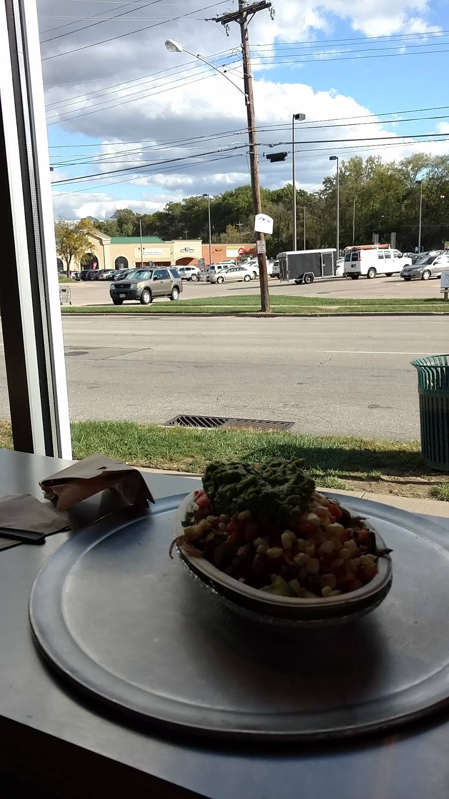 Chipotle Mexican Grill | restaurant | 3725 Paxton Ave, Cincinnati, OH 45209, USA | 5136313800 OR +1 513-631-3800