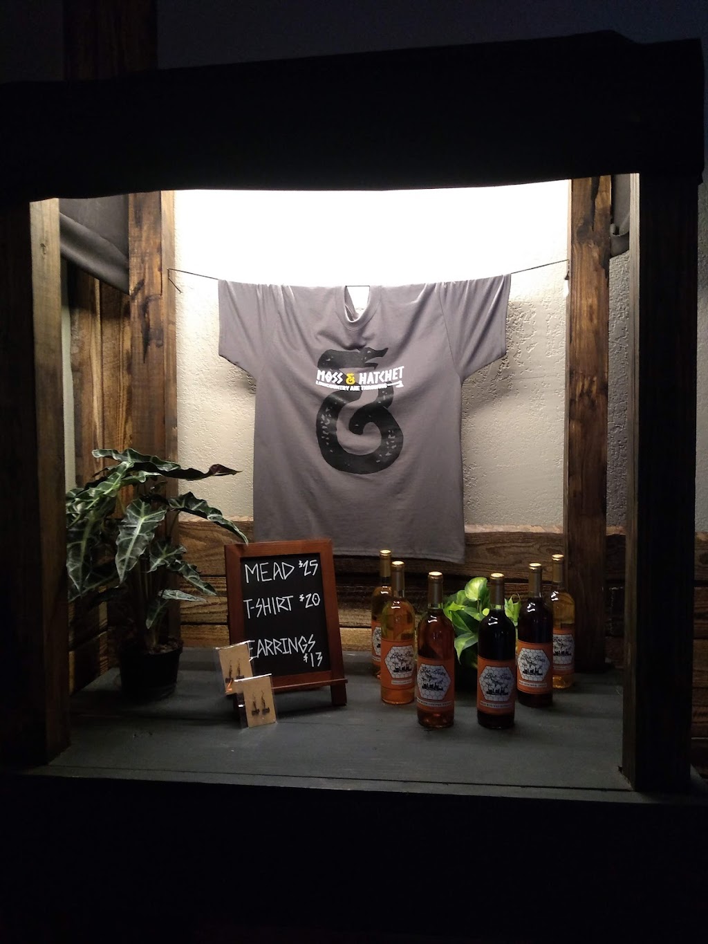 Moss and Hatchet, LLC | restaurant | 2139 Boundary St Suite 118, Beaufort, SC 29902, USA | 8433795656 OR +1 843-379-5656