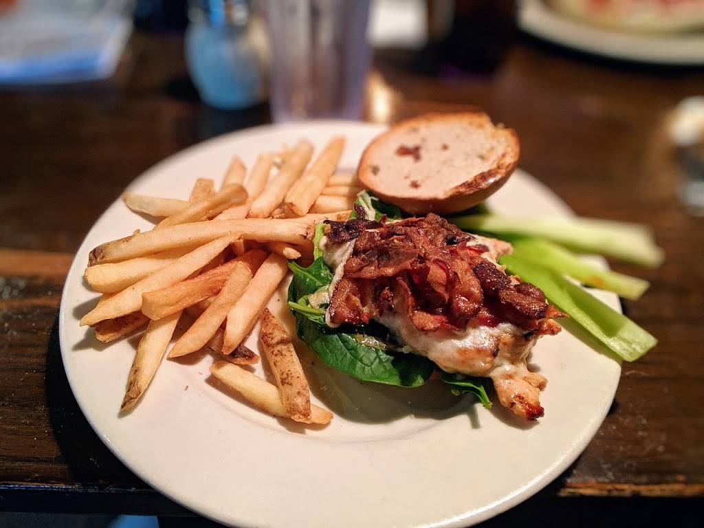 Old Chicago | restaurant | 3333 28th St SE A, Grand Rapids, MI 49512, USA | 6169401111 OR +1 616-940-1111