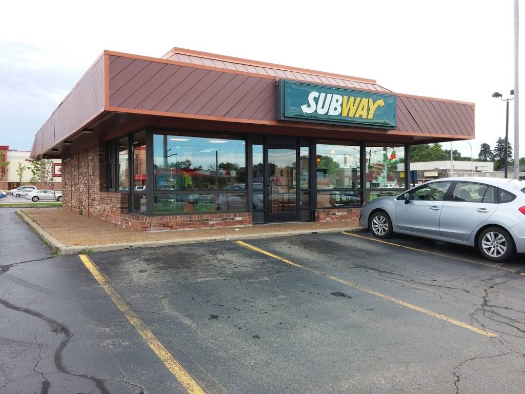Subway | meal takeaway | 20 E Maple Rd, Troy, MI 48083, USA | 2486163058 OR +1 248-616-3058