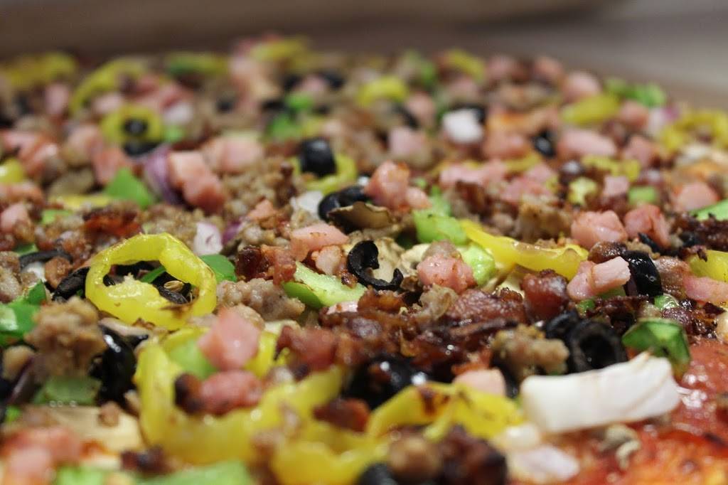 Zalomas Pizza Company | meal takeaway | 2009 Lakeshore Dr, Muskegon, MI 49441, USA | 2312467935 OR +1 231-246-7935