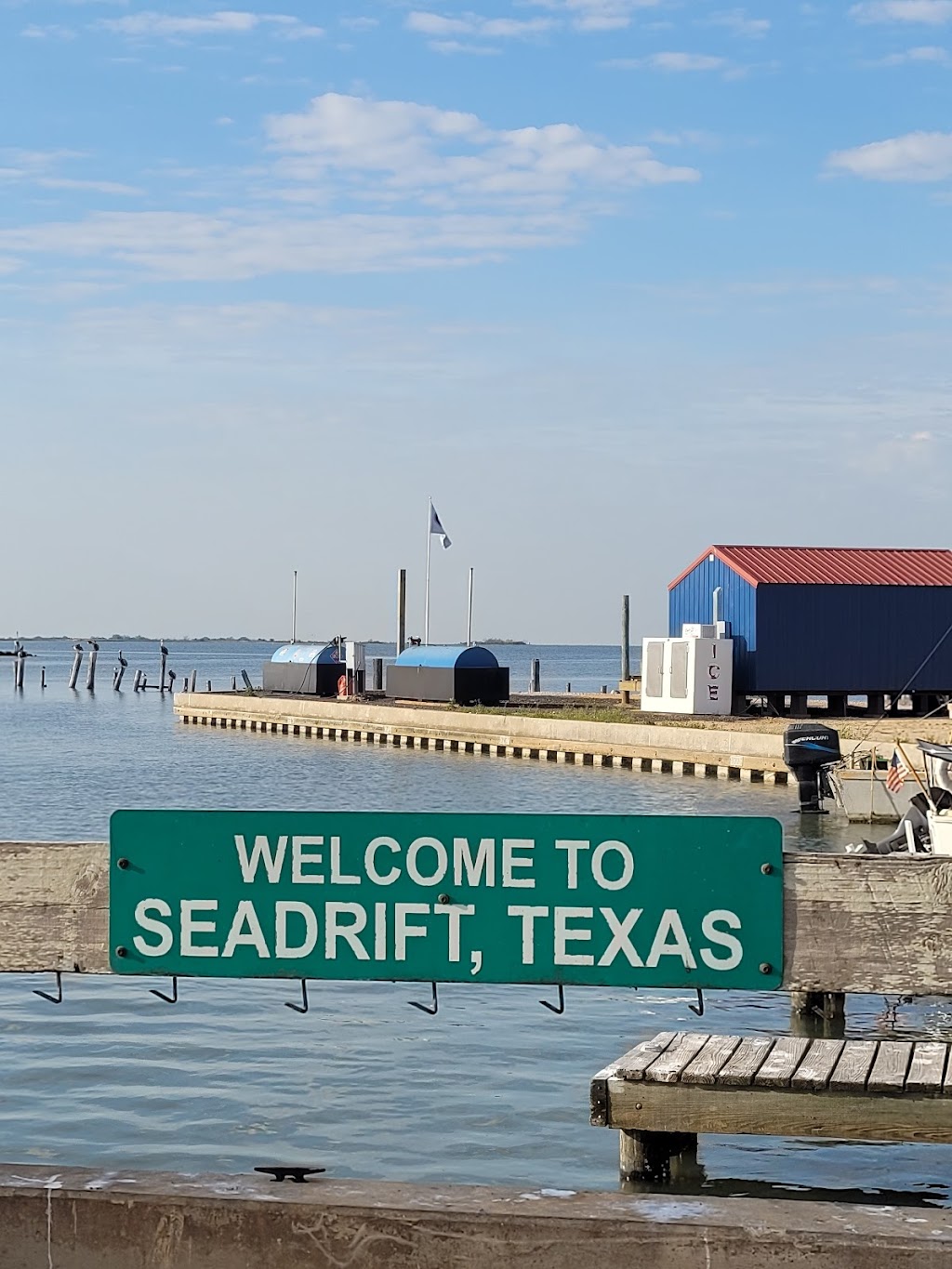 CRC - REAL FUEL | restaurant | 825 2nd St, Seadrift, TX 77983, USA | 9406269970 OR +1 940-626-9970