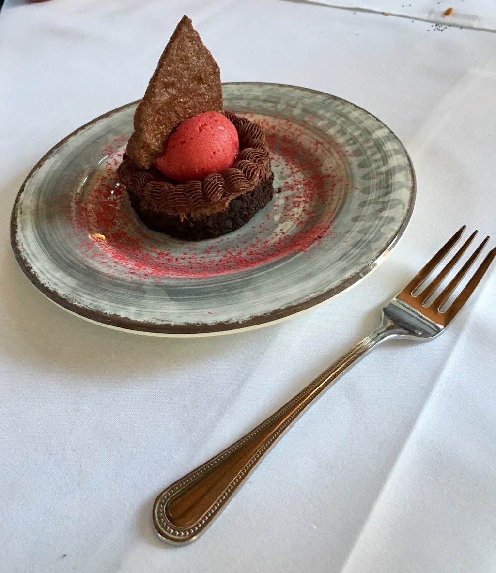 Chops Bistro | restaurant | 370 E Cascade Ave, Sisters, OR 97759, USA | 5415496015 OR +1 541-549-6015