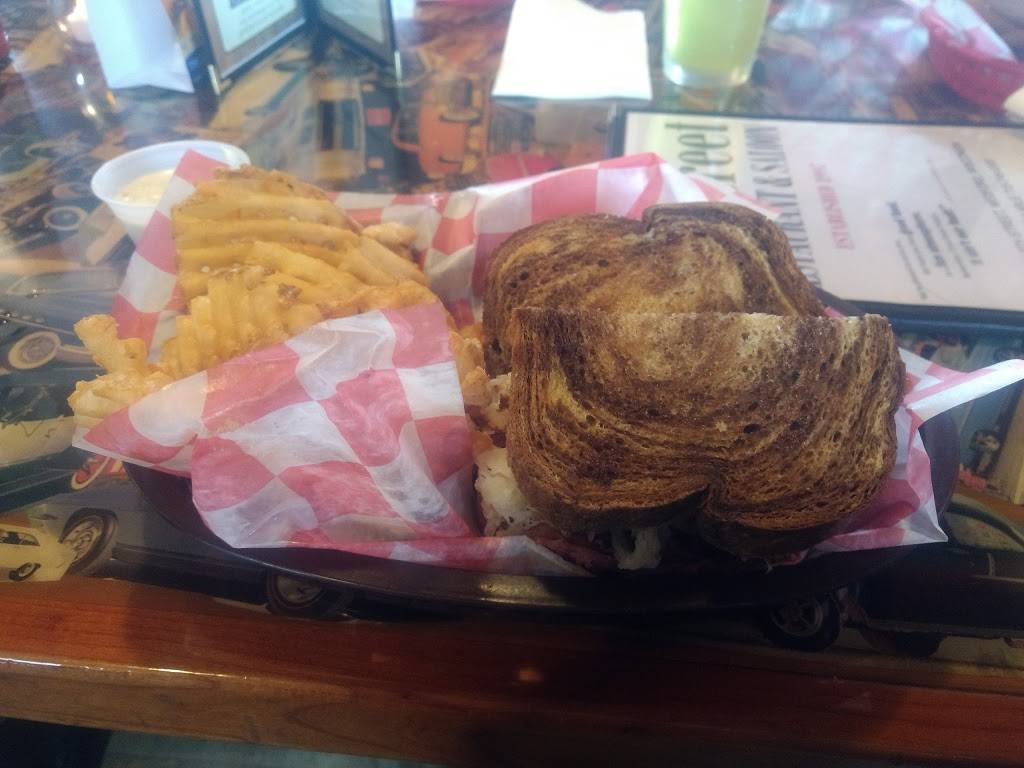 8th Street Restaurant & Saloon | restaurant | 331 N 8th St, Medford, WI 54451, USA | 7157486300 OR +1 715-748-6300