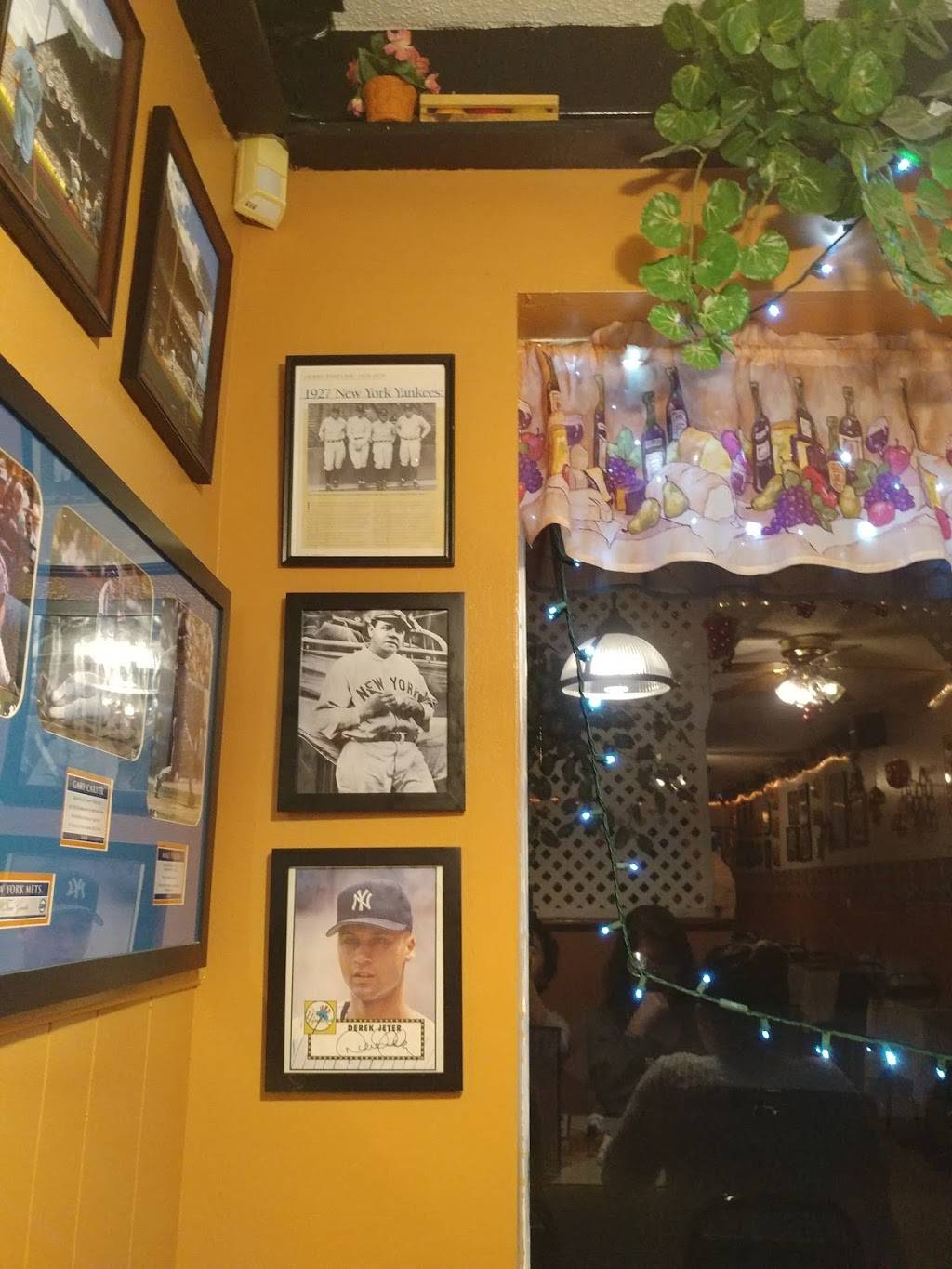 Marottas Restaurant | restaurant | 8710 20th St, Vero Beach, FL 32966, USA | 7725699874 OR +1 772-569-9874