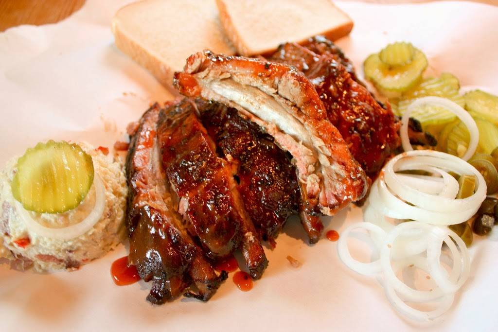 Stanley’s Famous Pit Bar-B-Q | restaurant | 525 S Beckham Ave, Tyler, TX 75702, USA | 9035930311 OR +1 903-593-0311