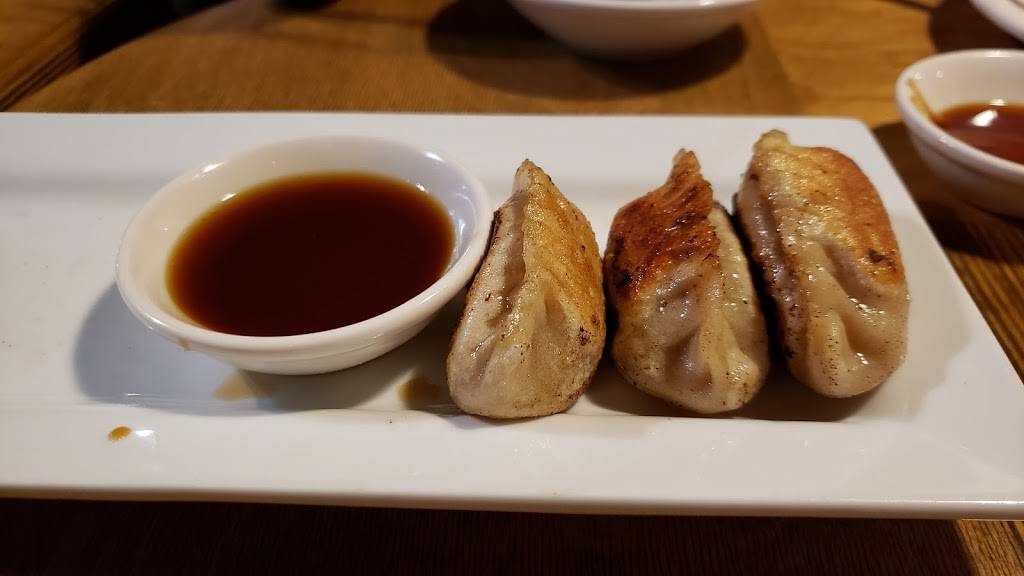 Momo Mee | restaurant | 110 E Greenfield Ave, Milwaukee, WI 53204, USA | 4143169003 OR +1 414-316-9003