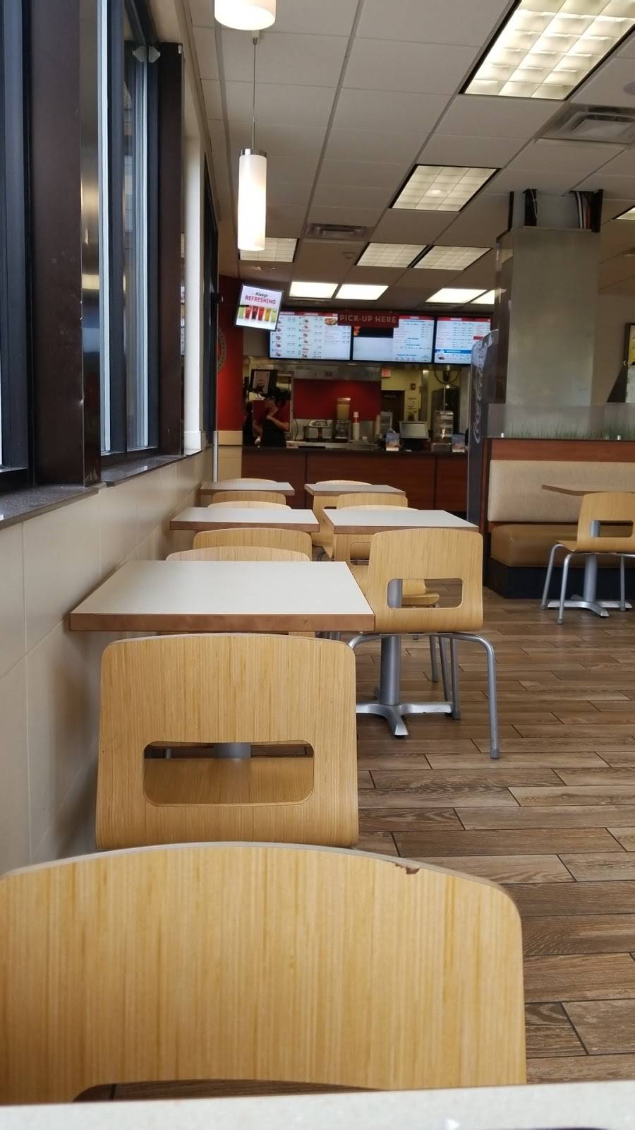 Wendys | restaurant | 25 Storey Ave, Newburyport, MA 01950, USA | 9784621317 OR +1 978-462-1317