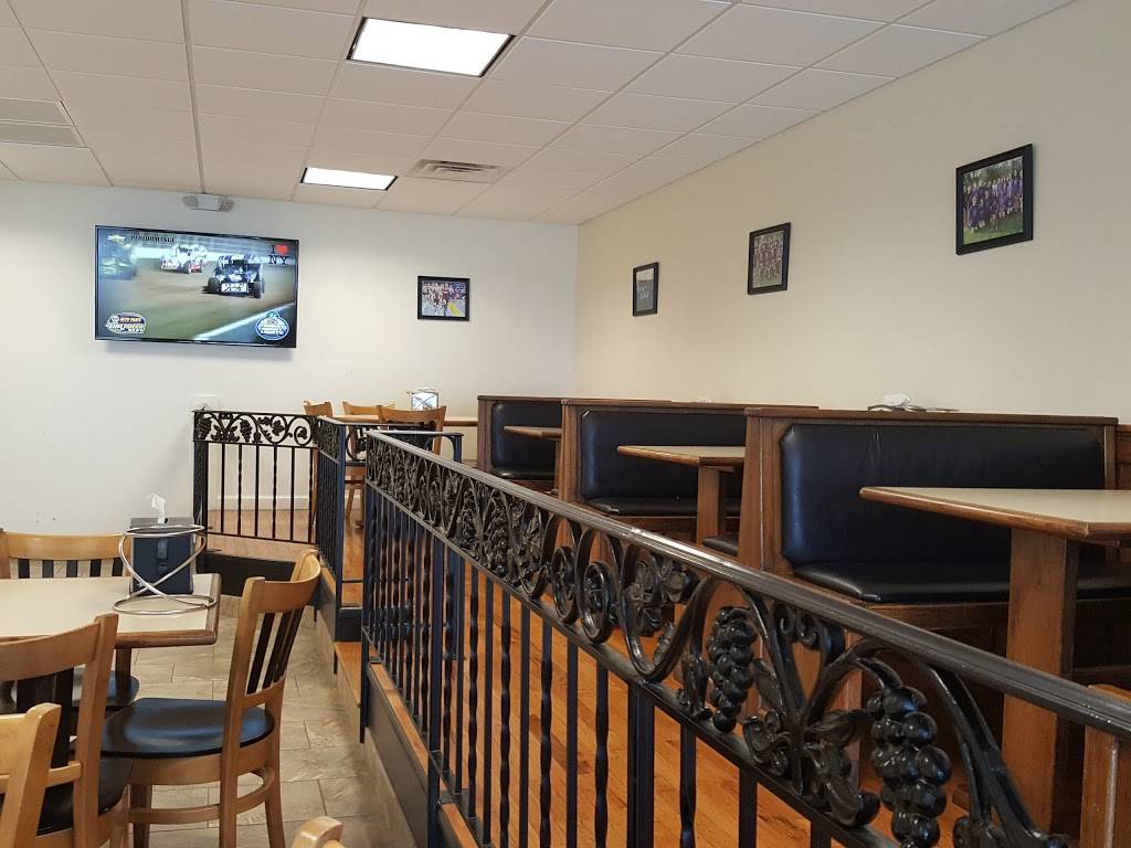 Marks Pizzeria | restaurant | 59 Arterial W, Auburn, NY 13021, USA | 3152589441 OR +1 315-258-9441