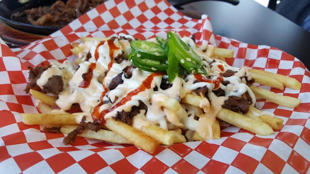 Corner Grille | restaurant | 8261 Sepulveda Blvd, Van Nuys, CA 91402, USA | 8188106396 OR +1 818-810-6396