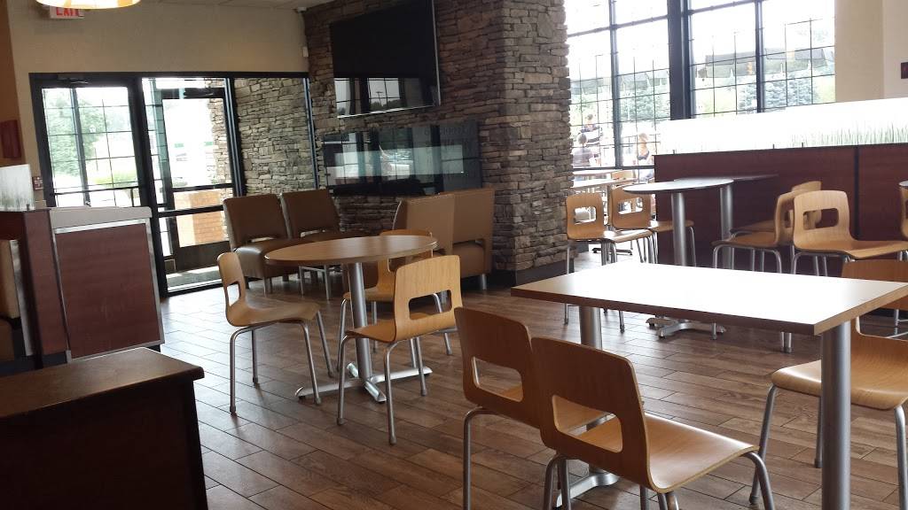 Wendys | restaurant | 1320 Ten Rod Rd, North Kingstown, RI 02852, USA | 4016676144 OR +1 401-667-6144