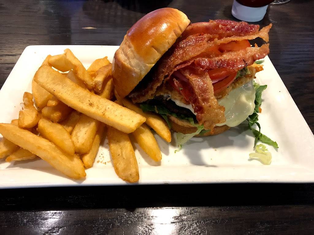 Red Robin Gourmet Burgers and Brews | restaurant | 31805 John R Rd, Madison Heights, MI 48071, USA | 2485775870 OR +1 248-577-5870