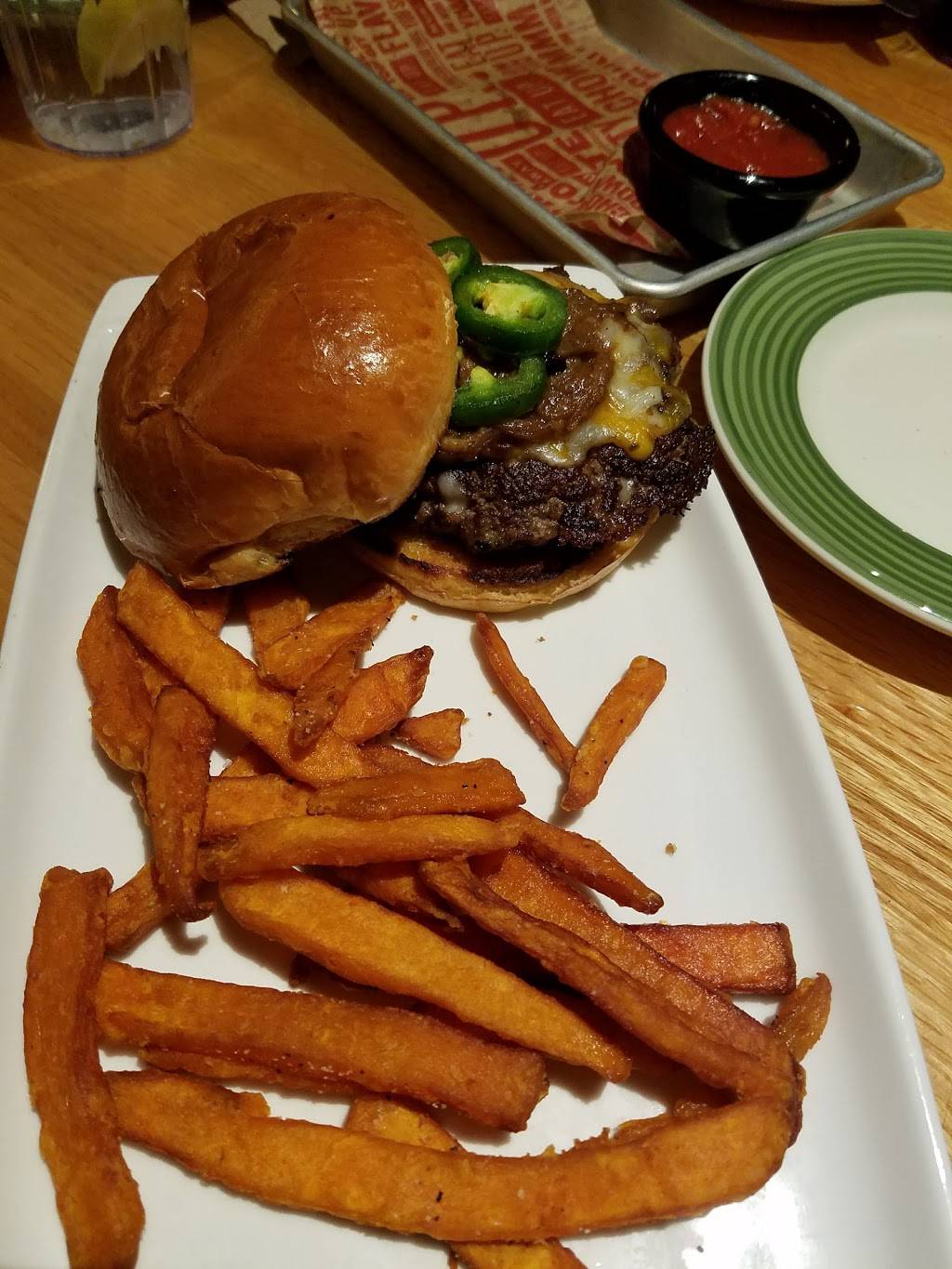 Applebees Grill + Bar | restaurant | Andorra Shopping Center, 701 Cathedral Rd Unit 15, Philadelphia, PA 19128, USA | 2154822809 OR +1 215-482-2809
