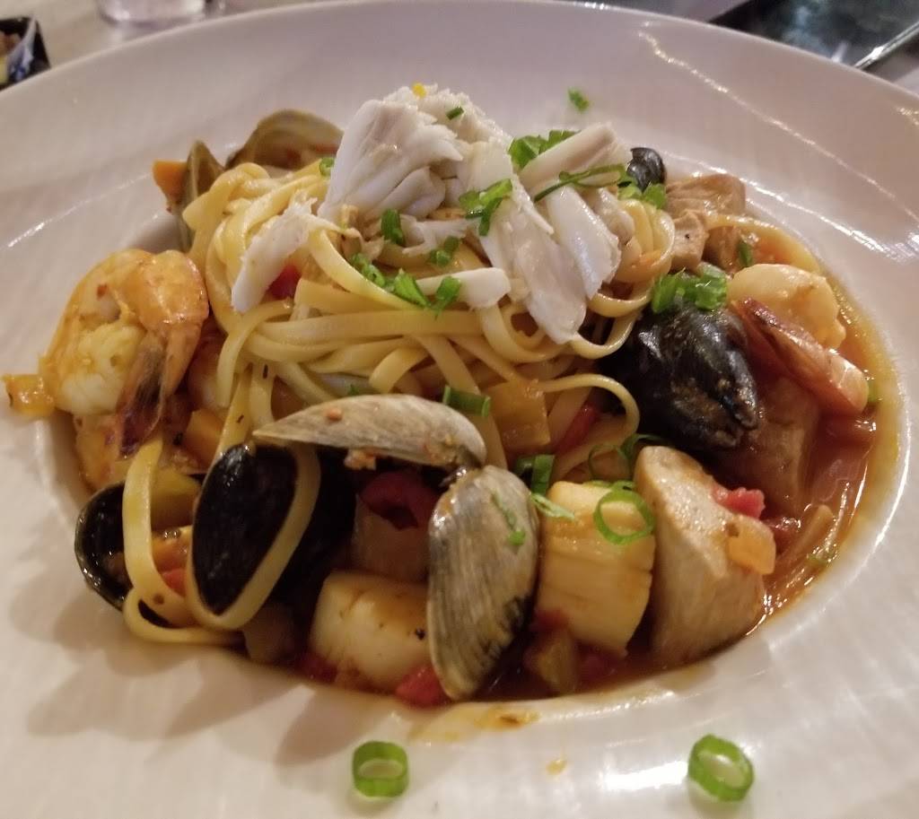 Claws Seafood House | restaurant | 167 Rehoboth Ave, Rehoboth Beach, DE 19971, USA | 3022272529 OR +1 302-227-2529