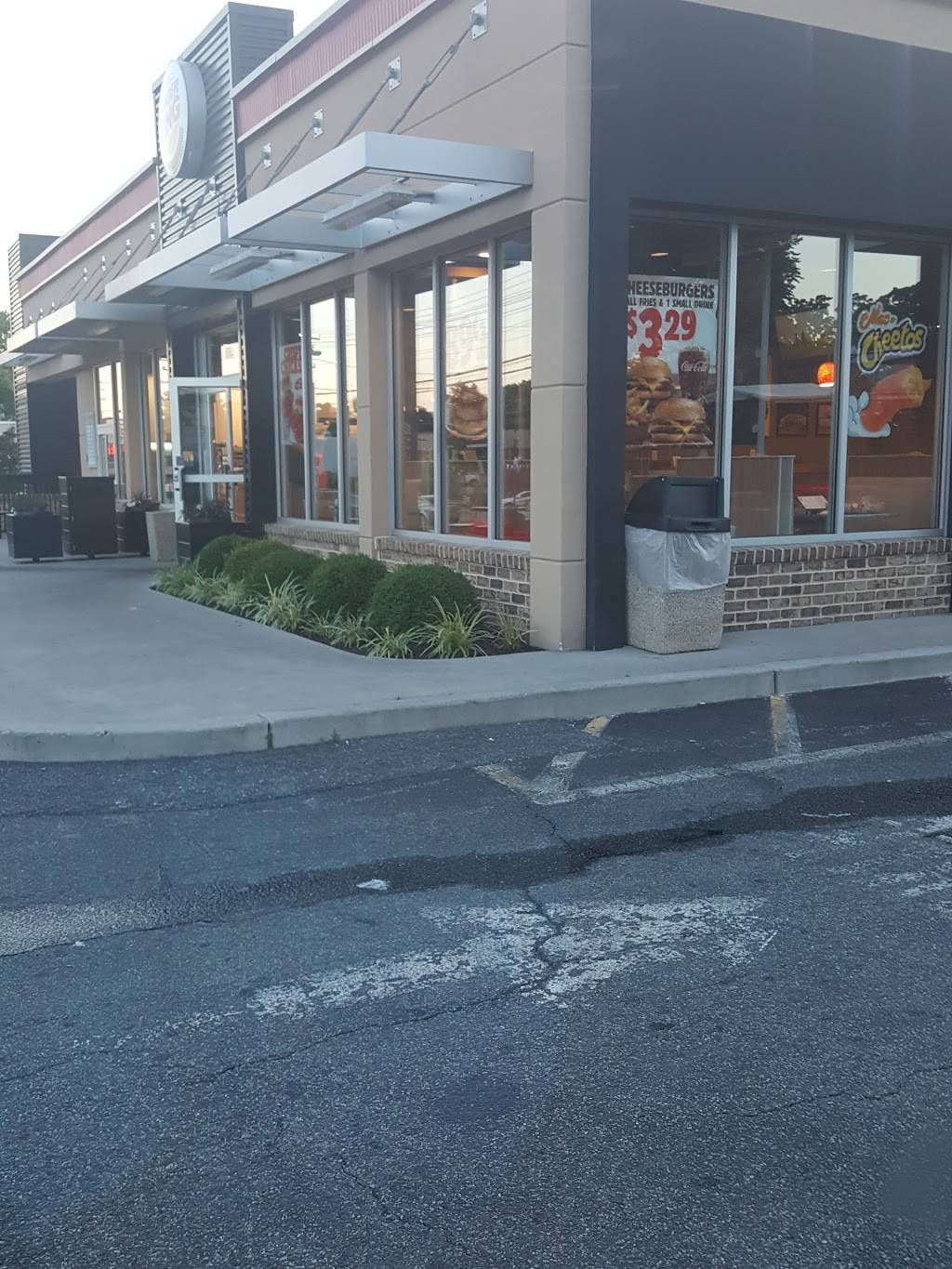 Burger King | restaurant | 806 Eastern Blvd, Essex, MD 21221, USA | 4103917597 OR +1 410-391-7597